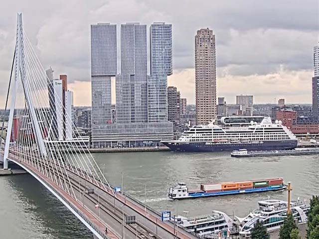 Azamara Journey aan de Cruise Terminal Rottterdam